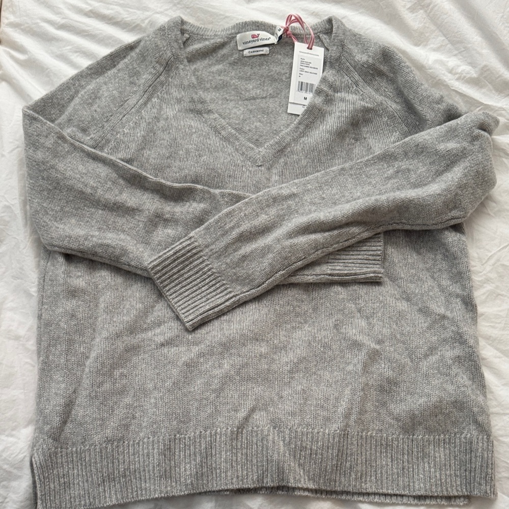 NWT Vineyard Vines V-Neck Cashmere Sweater